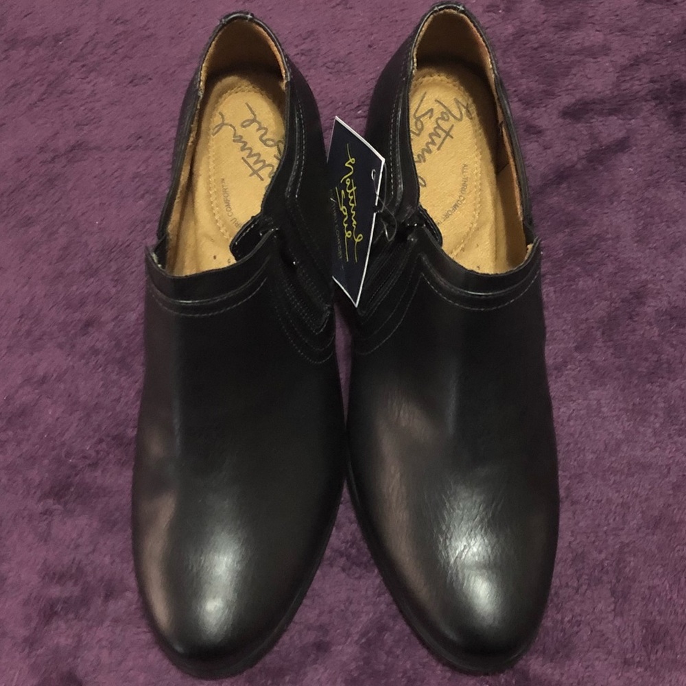 Size 10W Women Bootie